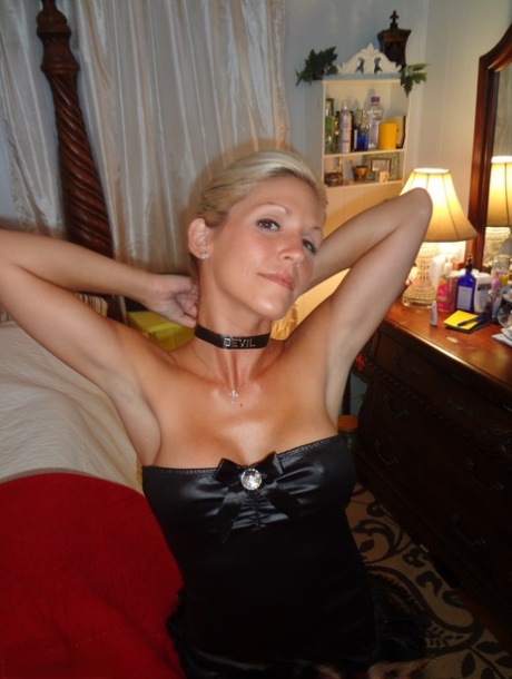 Blonde amateur Jolene Devil uncovers her boobs while wearing cosplay attire