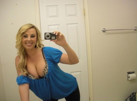 Ex-girlfriend Stephanie Blaze takes mirror selfies while getting undressed