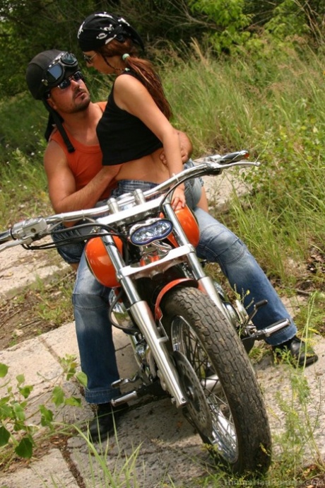 Biker babe Daria Glover enjoys outdoor anal sex and takes a messy facial